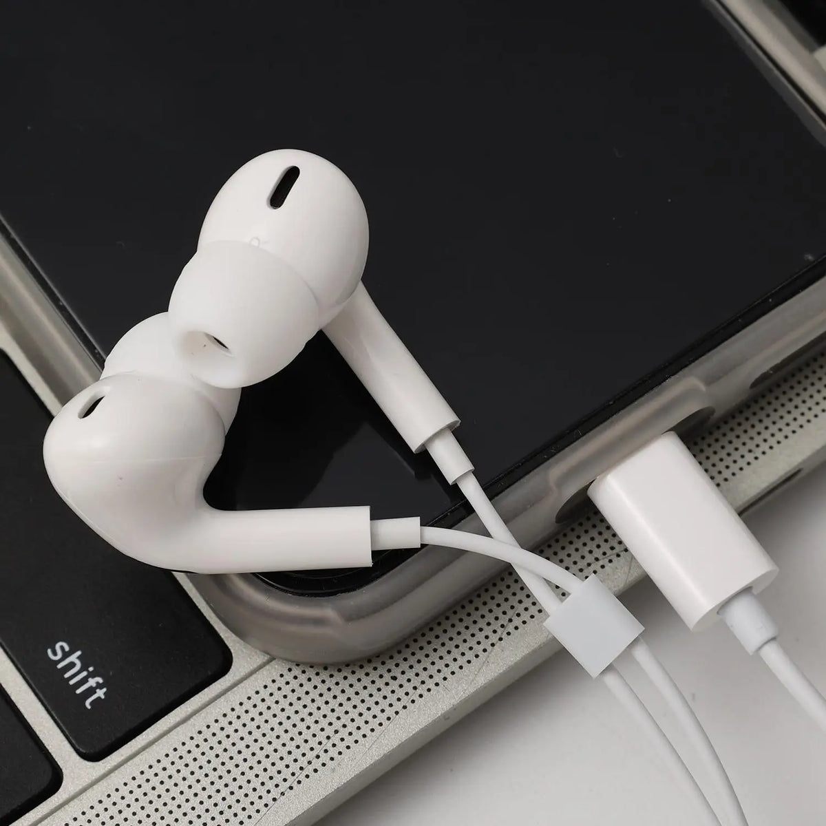 USB-C Wired In-Ear Headphones with Mic | Hi-Fi Stereo