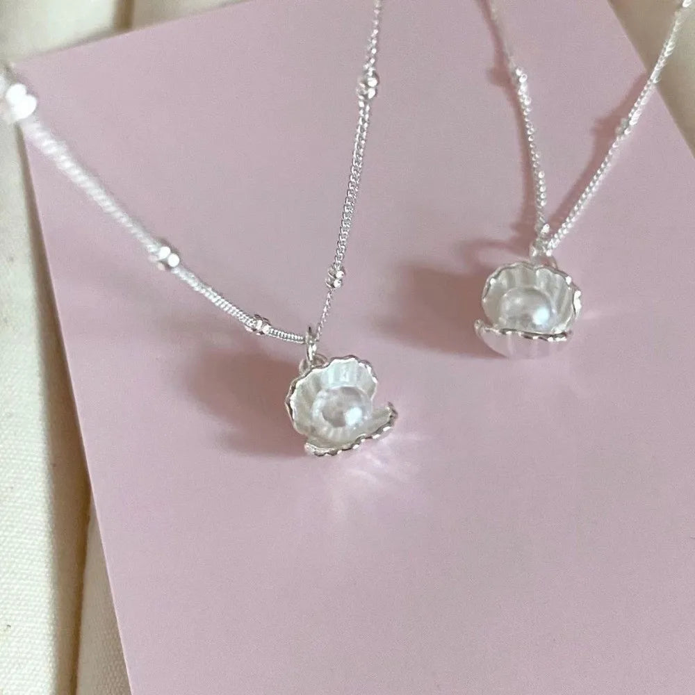 White Pearl Shell Pendant Necklace | Silver Choker Chain