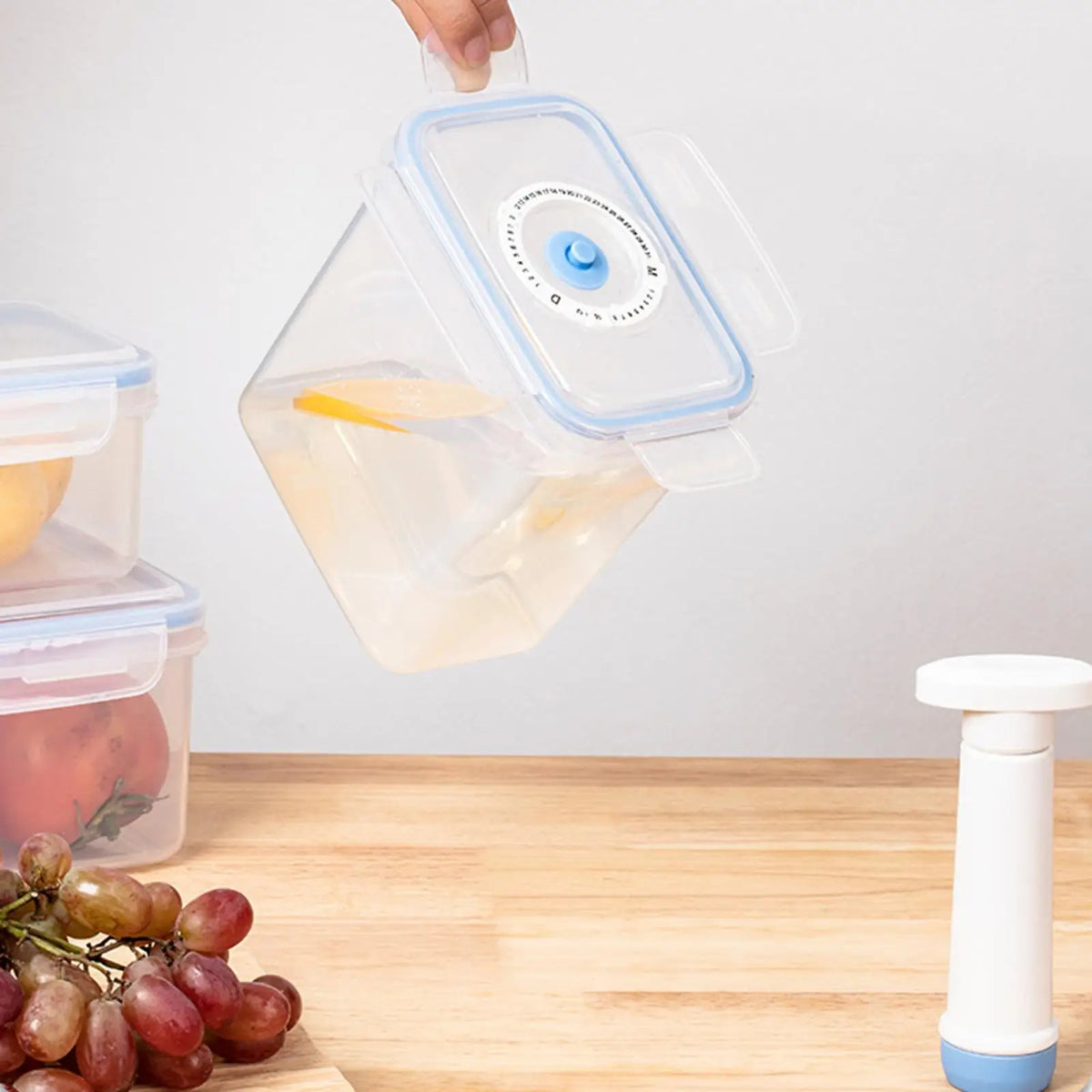 Vacuum Sealed Food Storage Container with Air Pump – 4 Sizes