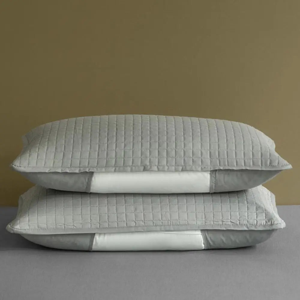 Waterproof Pillow Cover – Sweatproof Anti-Mite Protector