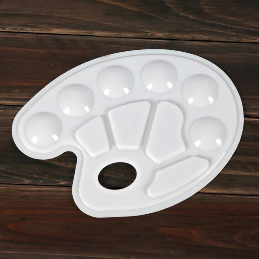 White Plastic Artist Paint Palette – 10-Well Thumb Hole