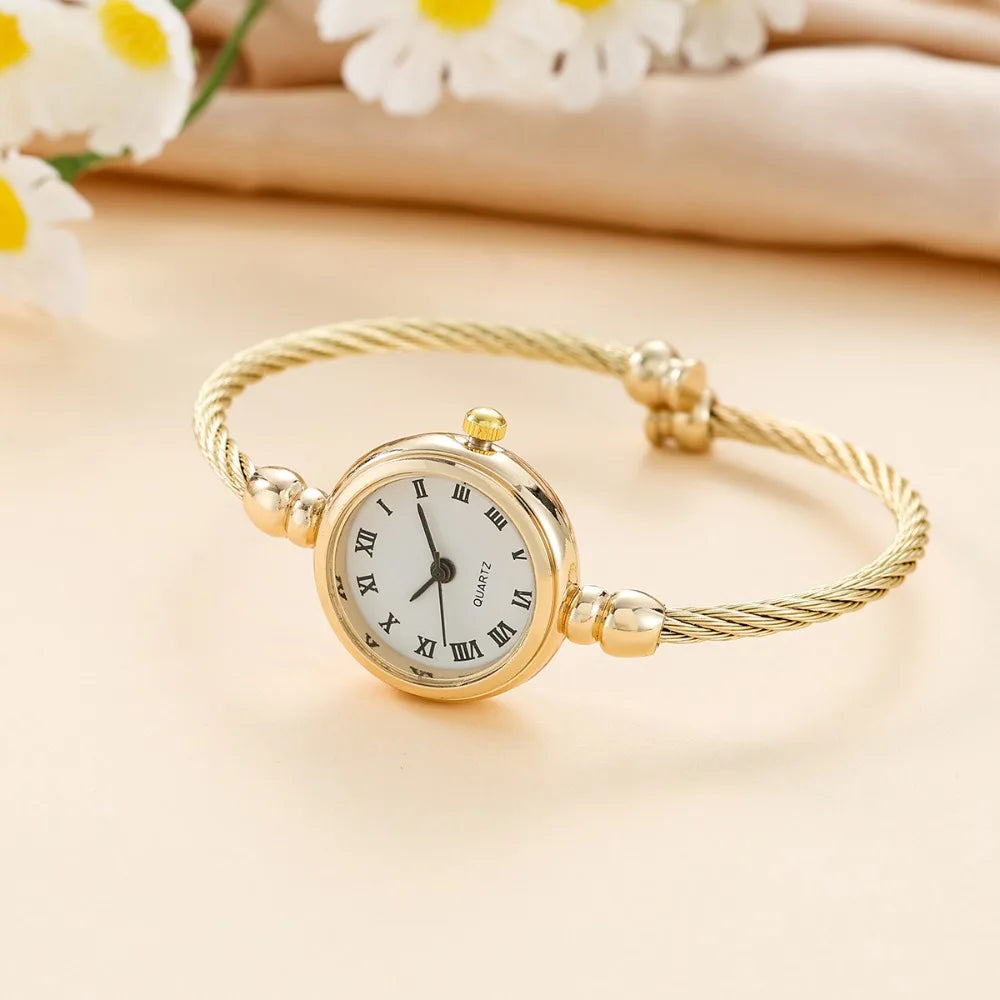 Retro Bangle Bracelet Quartz Watch for Women | Alloy