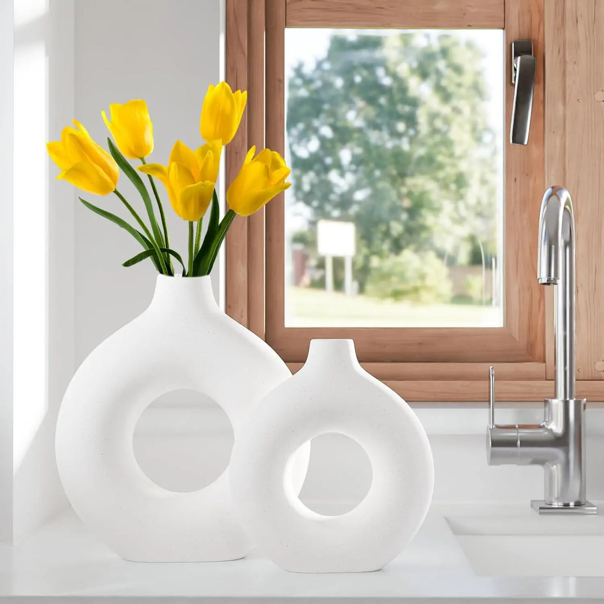 White Nordic Plastic Decorative Vase – Table & Wedding Décor