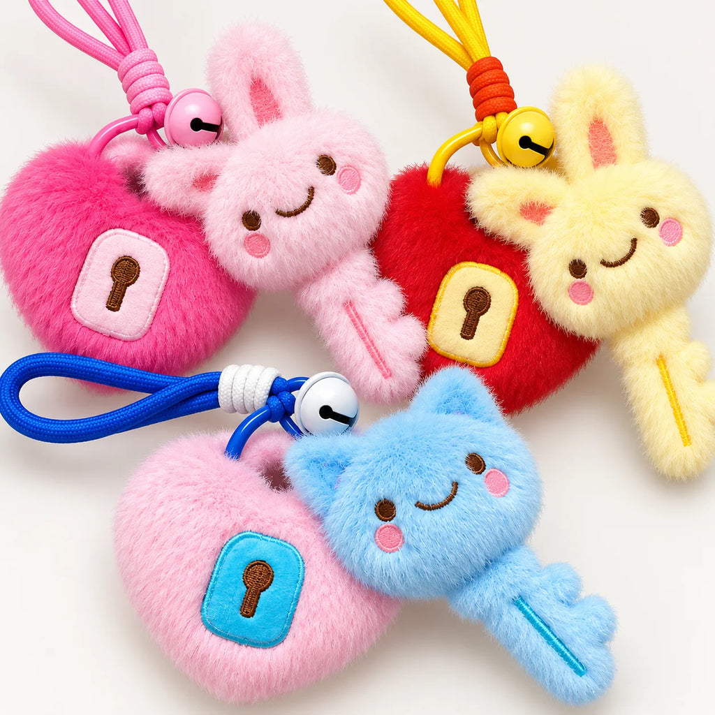 Kawaii Heart Lock Plush Keychain – Cute Bag Charm Pendant