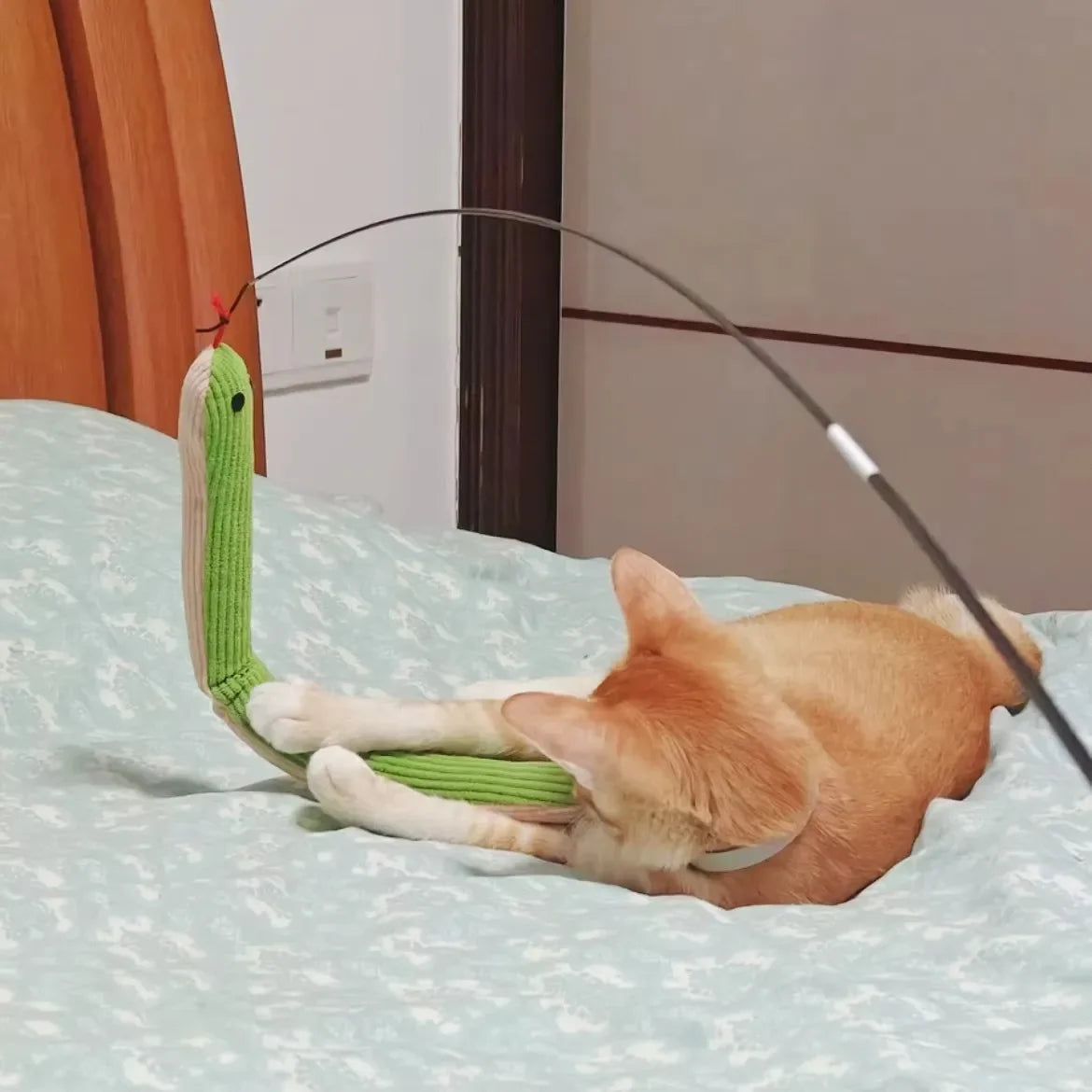 Crinkle Sound Kicking Cat Toy – Soft Plush Persimmon Teaser