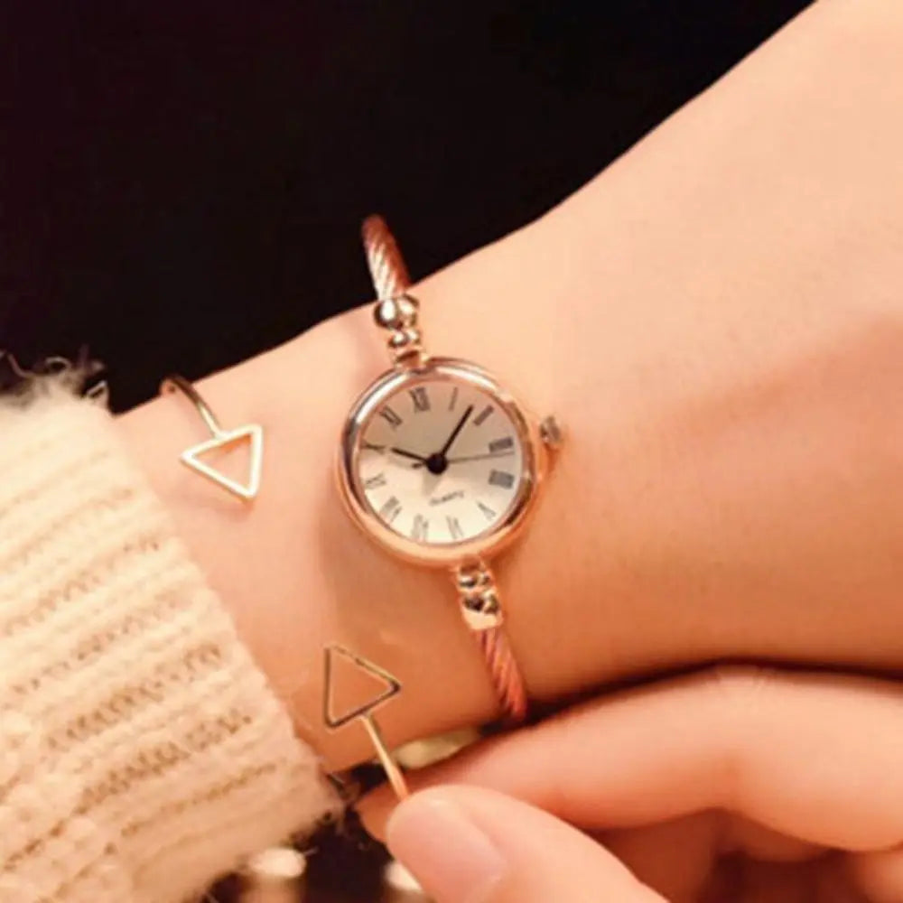 Retro Bangle Bracelet Quartz Watch for Women | Alloy