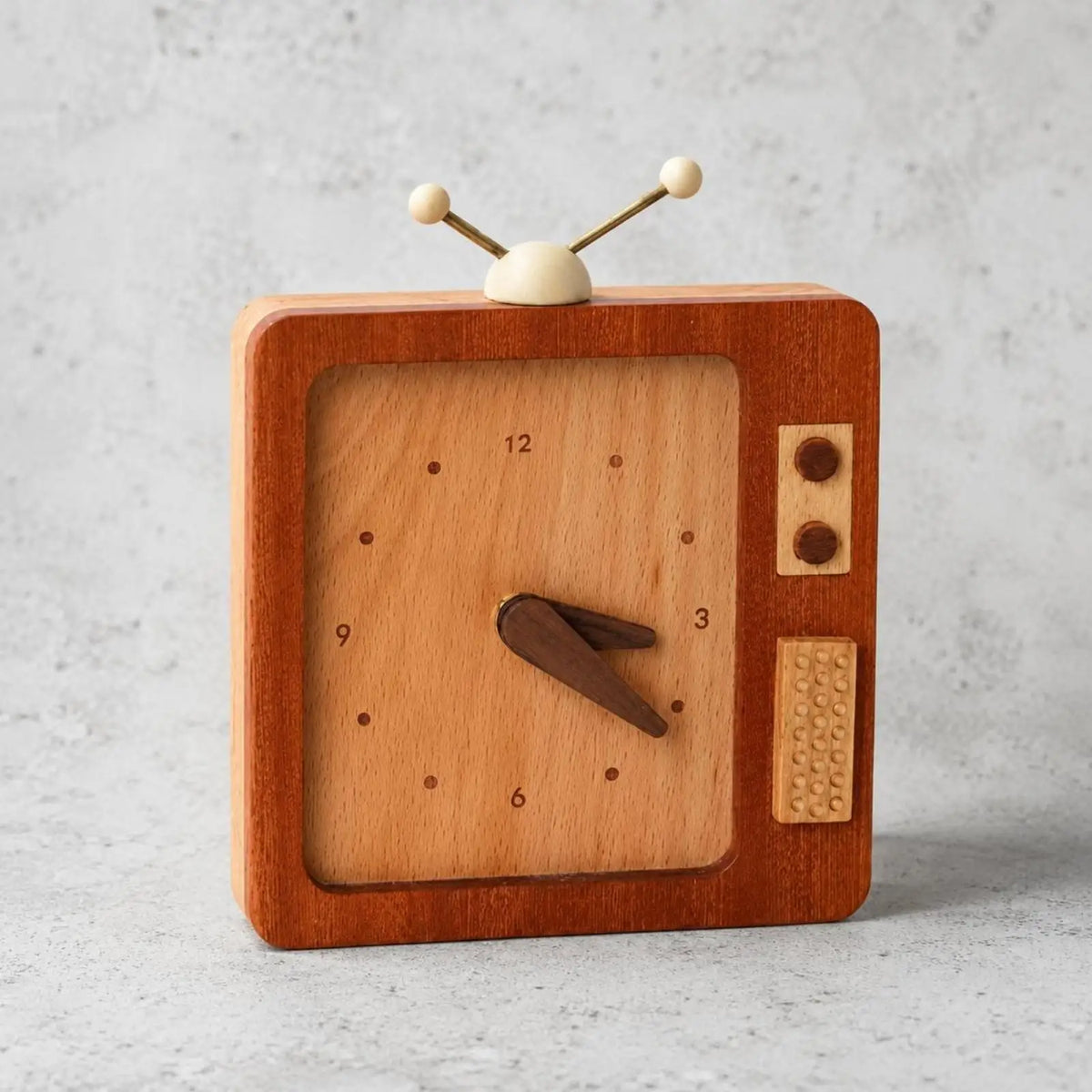 Wooden Retro Square Desk Alarm Clock – Vintage TV Style