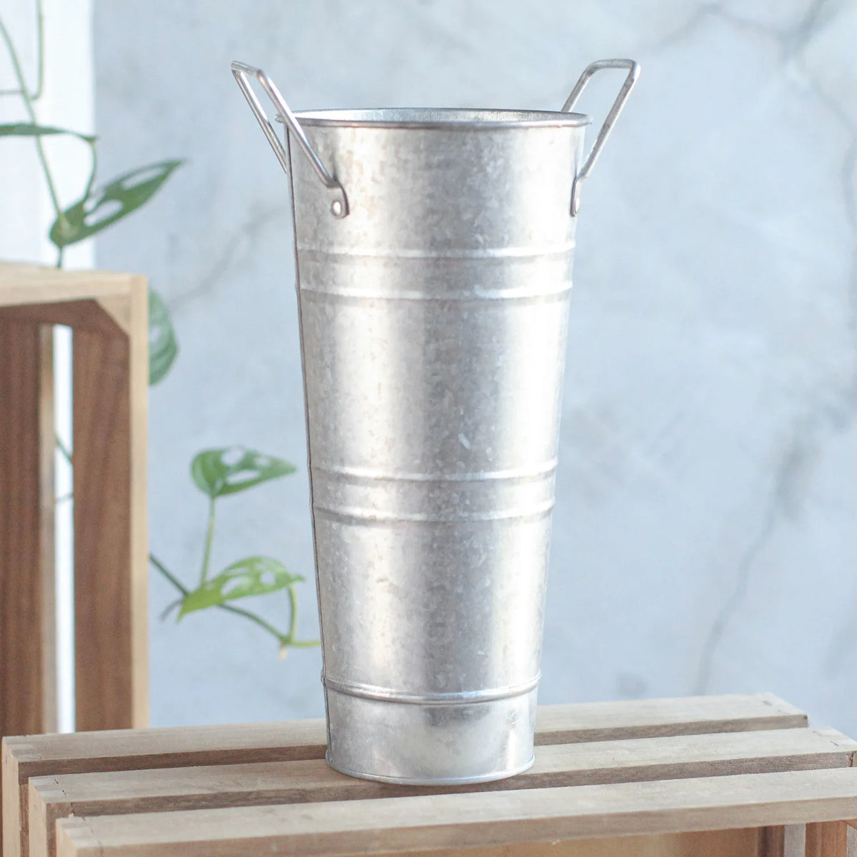 Retro Iron Flower Bucket Vase with Handle | Rustic Home Decor