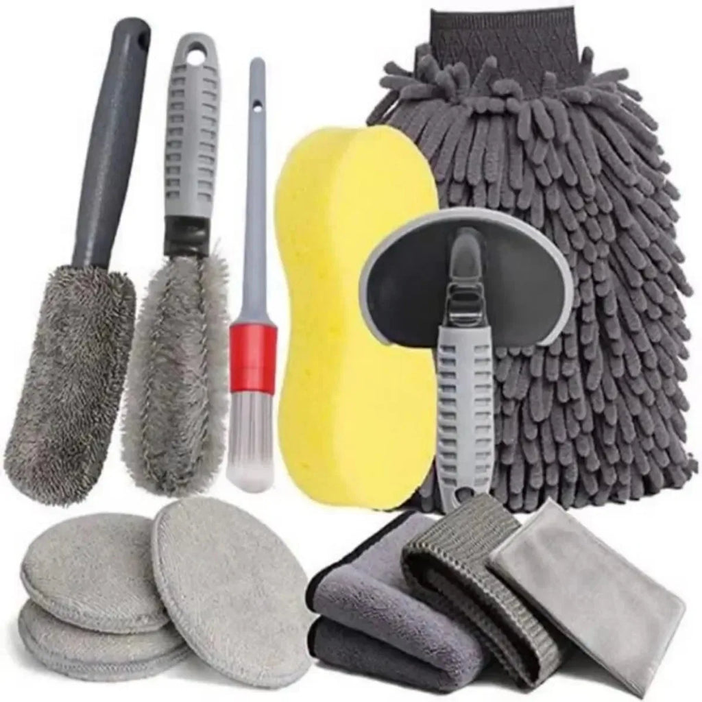 Auto Detailing Kit – Wax Applicator, Microfiber Towels & Tire Brush