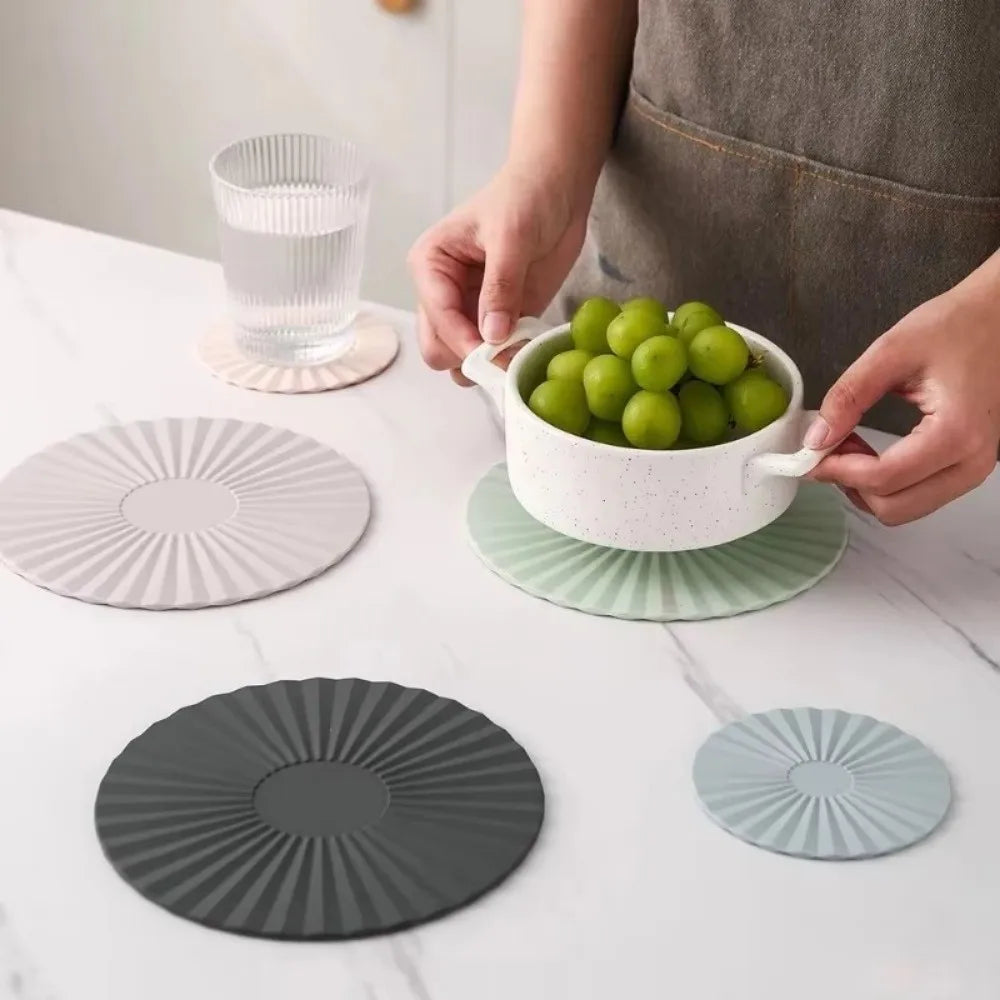 17cm Round Silicone Heat Resistant Trivet Mat – Non-Slip Pad