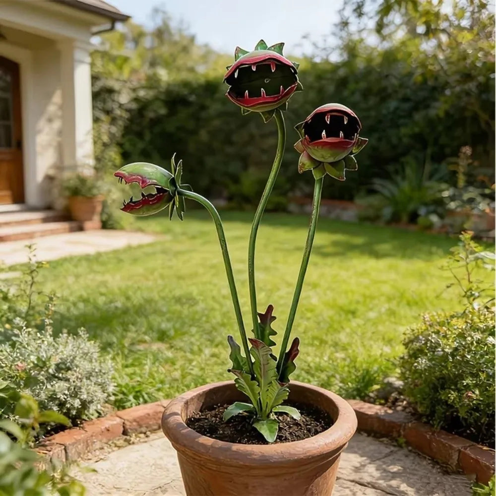Colorful Metal Flytrap Garden Stake – 3-Head Rust-Proof Decor