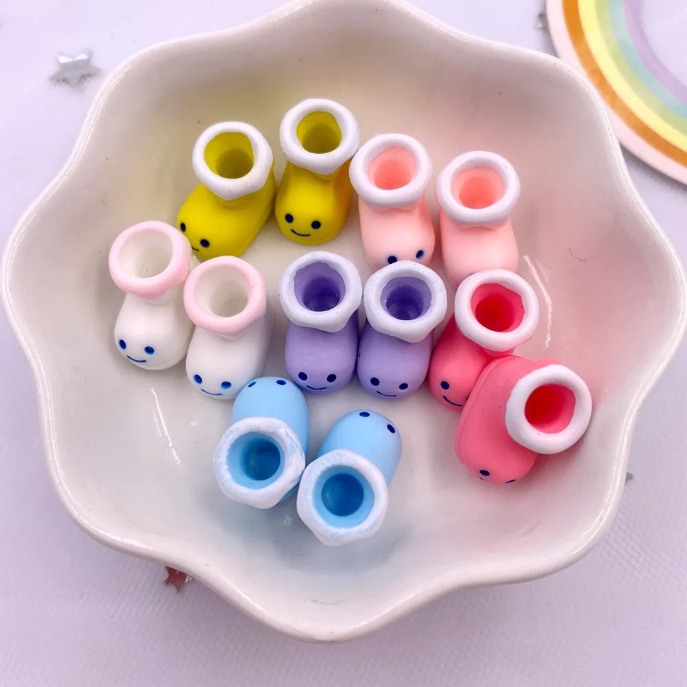 3D Mini Baby Shoes Resin Flatback Figurines – 10pcs Kawaii Craft