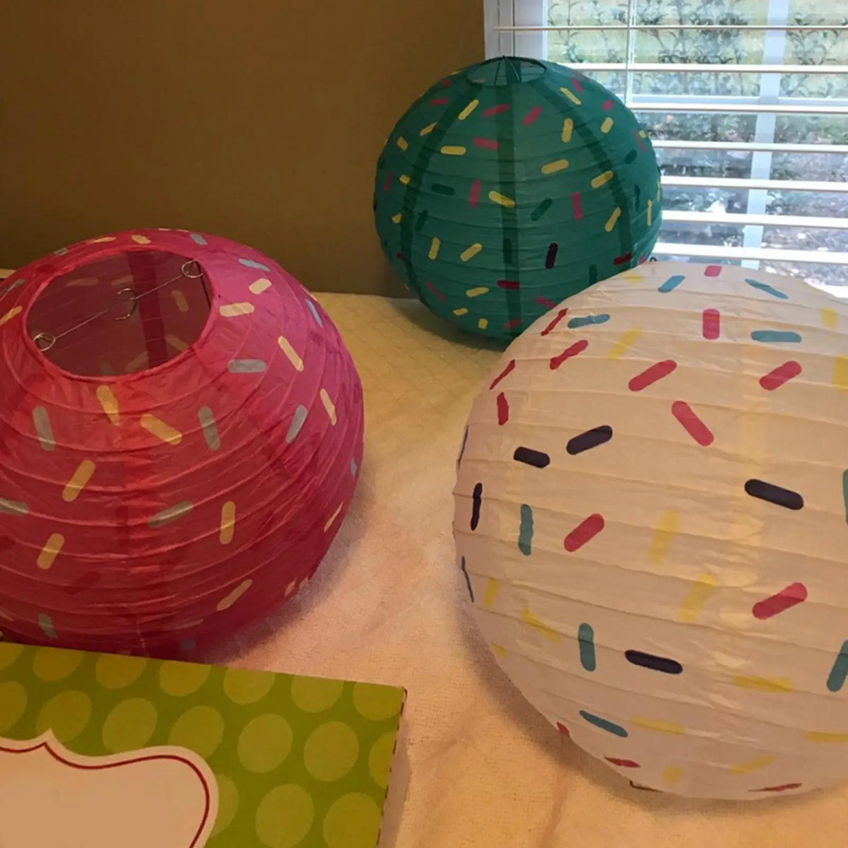 Round Paper Lanterns – Oriental Party & Wedding Decorations