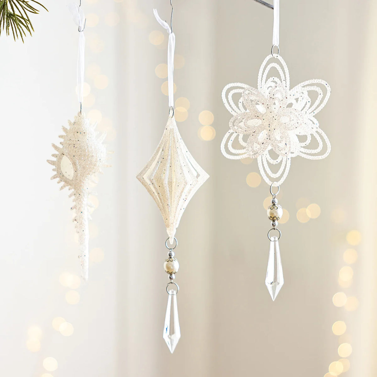 Glittery Christmas Wreath Hanging Ornament – White Plastic