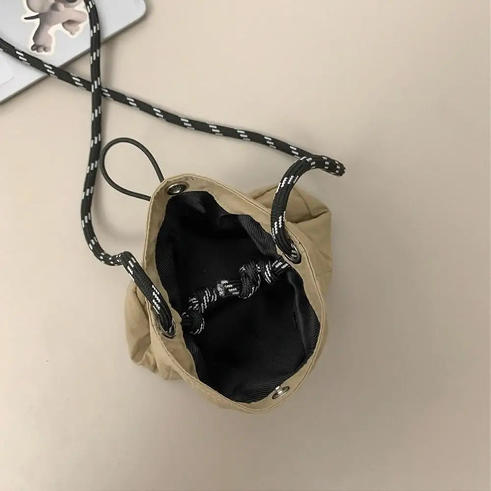 Lightweight Nylon Crossbody Bag – Minimalist Shoulder Messenger
