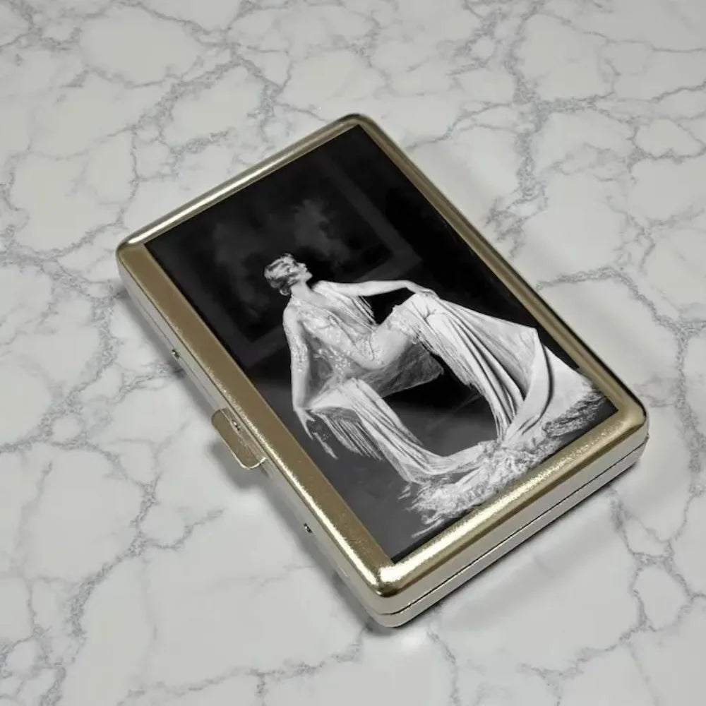 Vintage Metal Snap Card Case – ID & Credit Card Holder