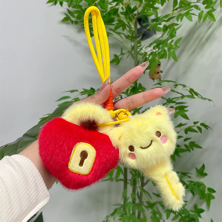 Kawaii Heart Lock Plush Keychain – Cute Bag Charm Pendant