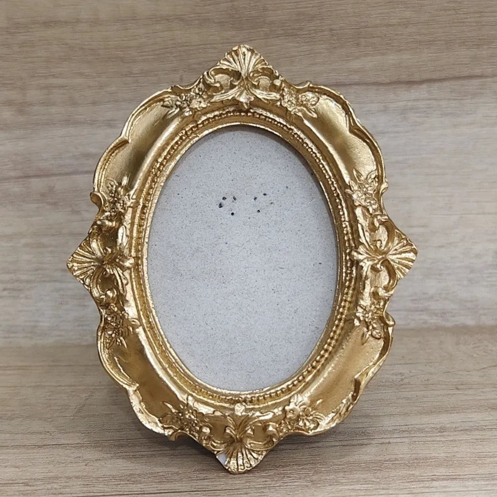 Victorian Mini Resin Photo Frame – Gold Vintage Desktop Decor