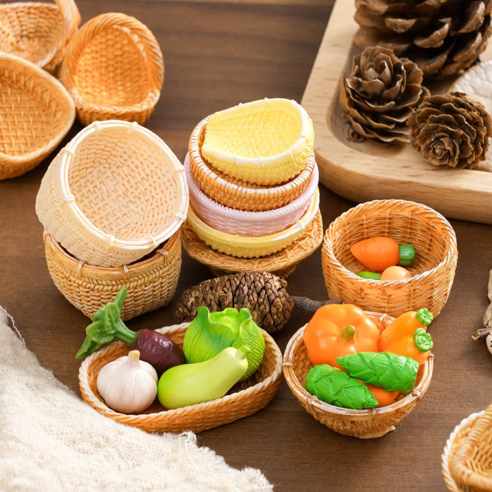 Mini Rattan Basket – 1:12 Dollhouse & Miniature Craft Decor
