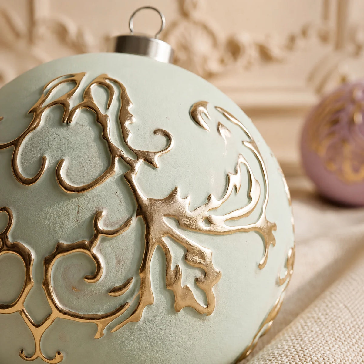 12-Piece Luxury Christmas Ball Ornaments – Pastel Gold Foil Set
