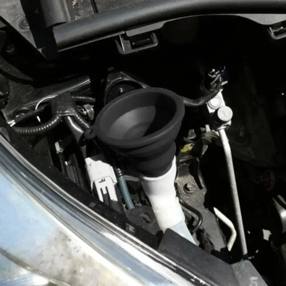 Collapsible Silicone Car Funnel – Universal Leak-Proof Fluid Tool