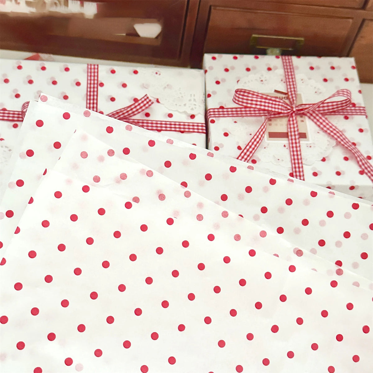 10-Sheet Polka Dot Pearl Flower & Gift Wrapping Paper Set