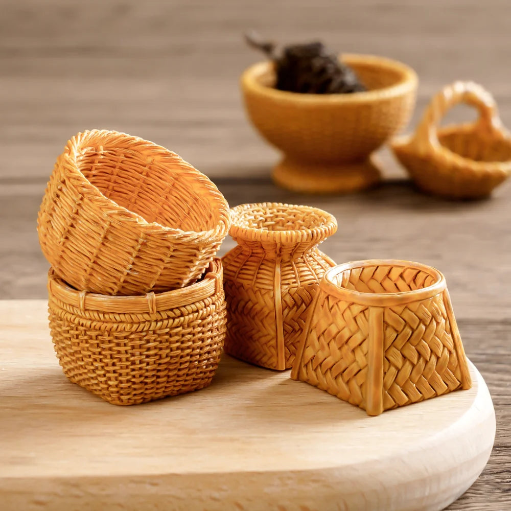 Mini Rattan Basket – 1:12 Dollhouse & Miniature Craft Decor